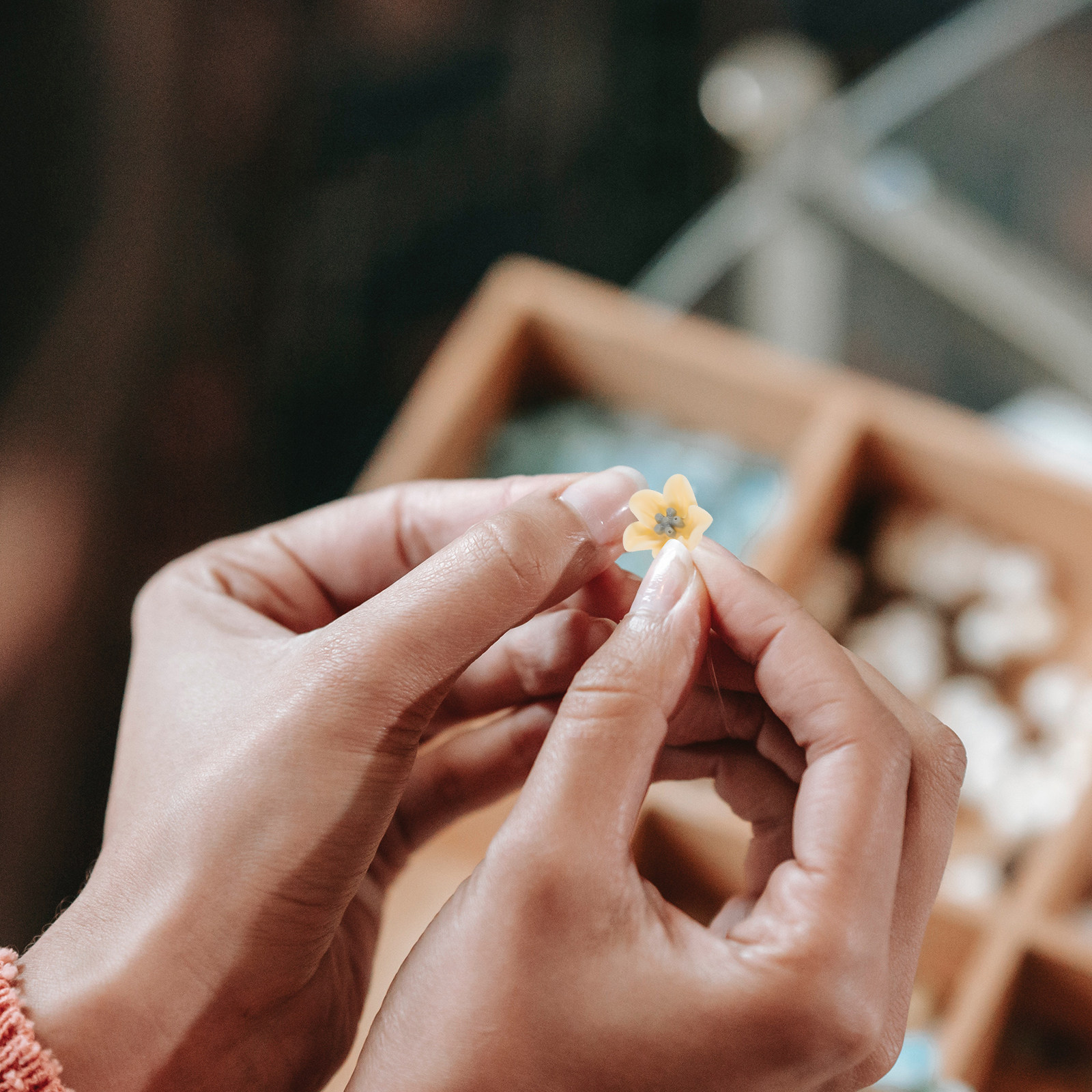 200Pcs Tiny Flower Resin Charm - đánh giá và giá Resin Craft Supplies